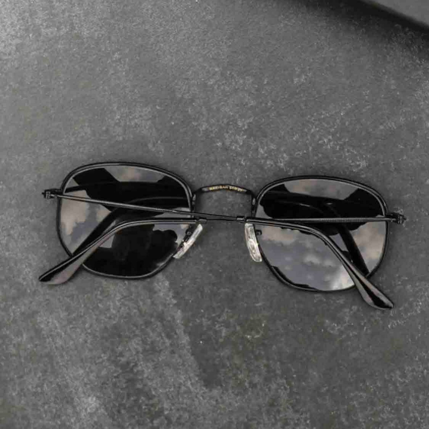 RAY-BAN New Stylish Attractive Black & Black 3447 Round Sunglass For Unisex